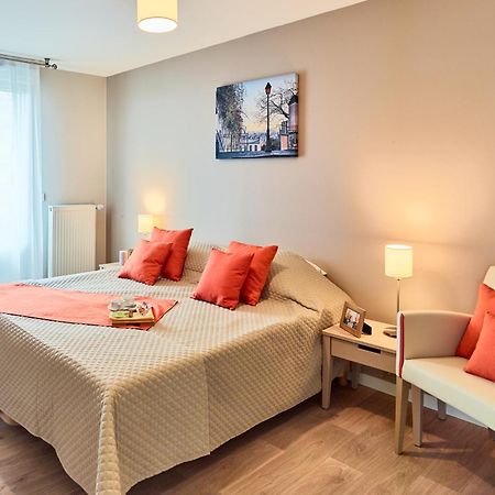 Zenao Appart'Hotels Suresnes Bagian luar foto