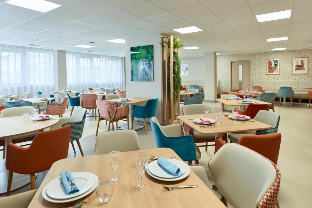 Zenao Appart'Hotels Suresnes Bagian luar foto