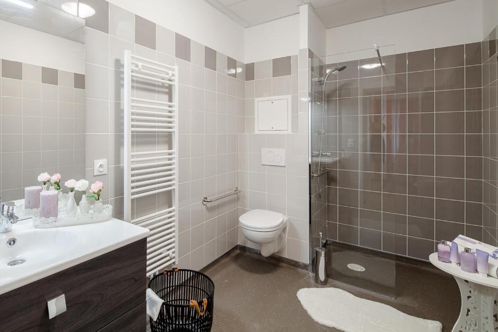 Zenao Appart'Hotels Suresnes Bagian luar foto