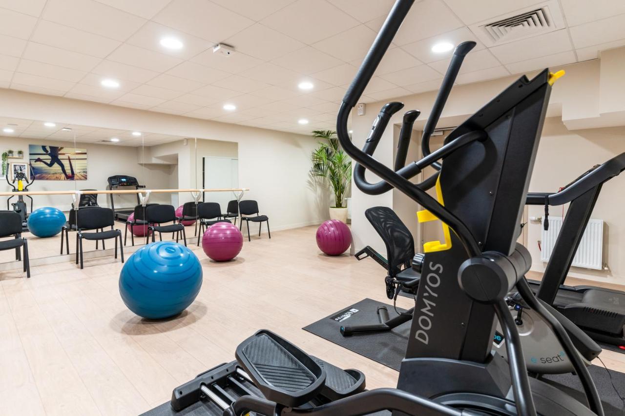 Zenao Appart'Hotels Suresnes Bagian luar foto