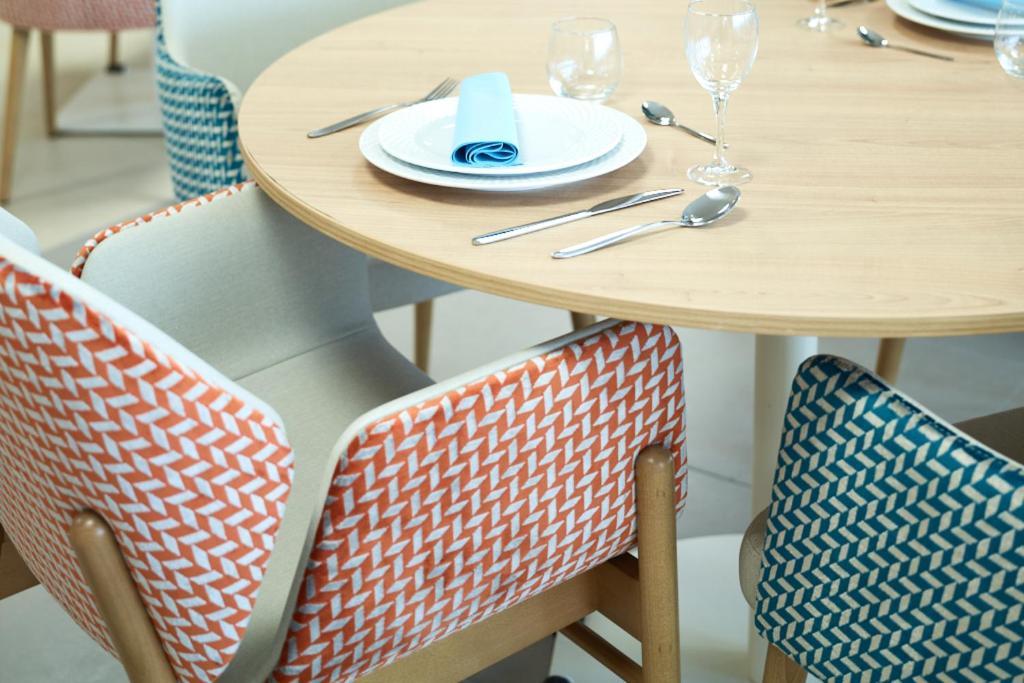Zenao Appart'Hotels Suresnes Bagian luar foto