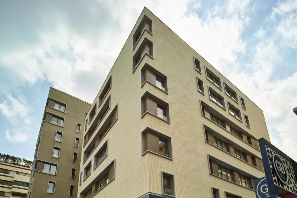 Zenao Appart'Hotels Suresnes Bagian luar foto