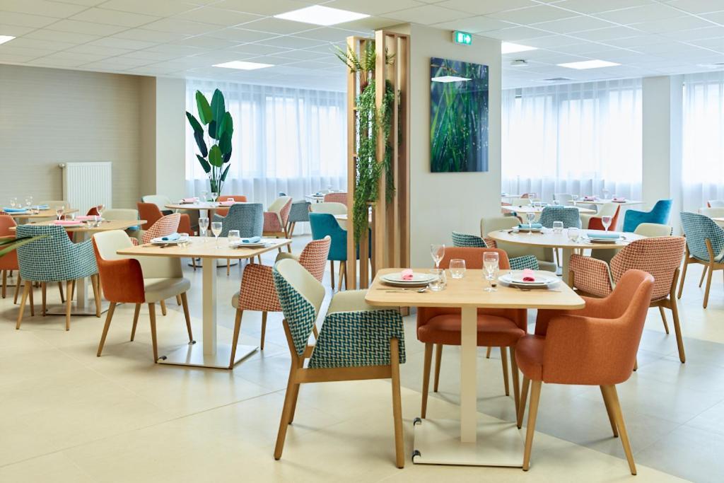 Zenao Appart'Hotels Suresnes Bagian luar foto
