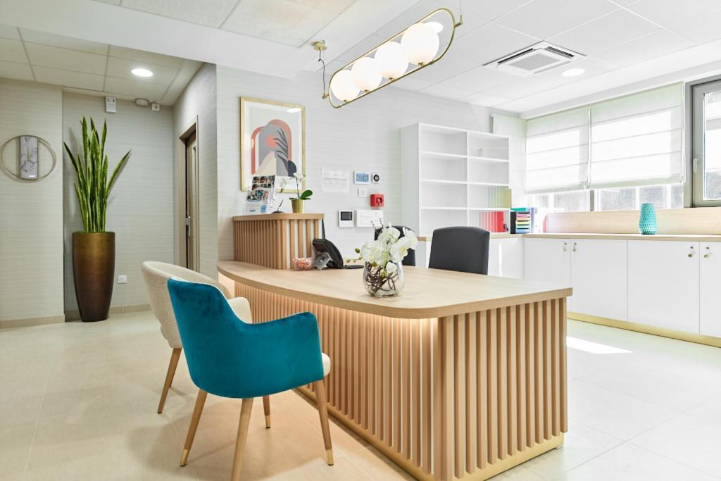 Zenao Appart'Hotels Suresnes Bagian luar foto