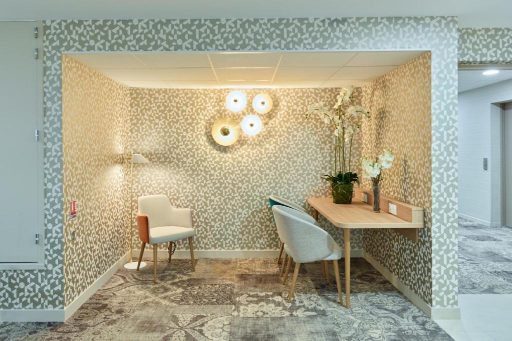 Zenao Appart'Hotels Suresnes Bagian luar foto