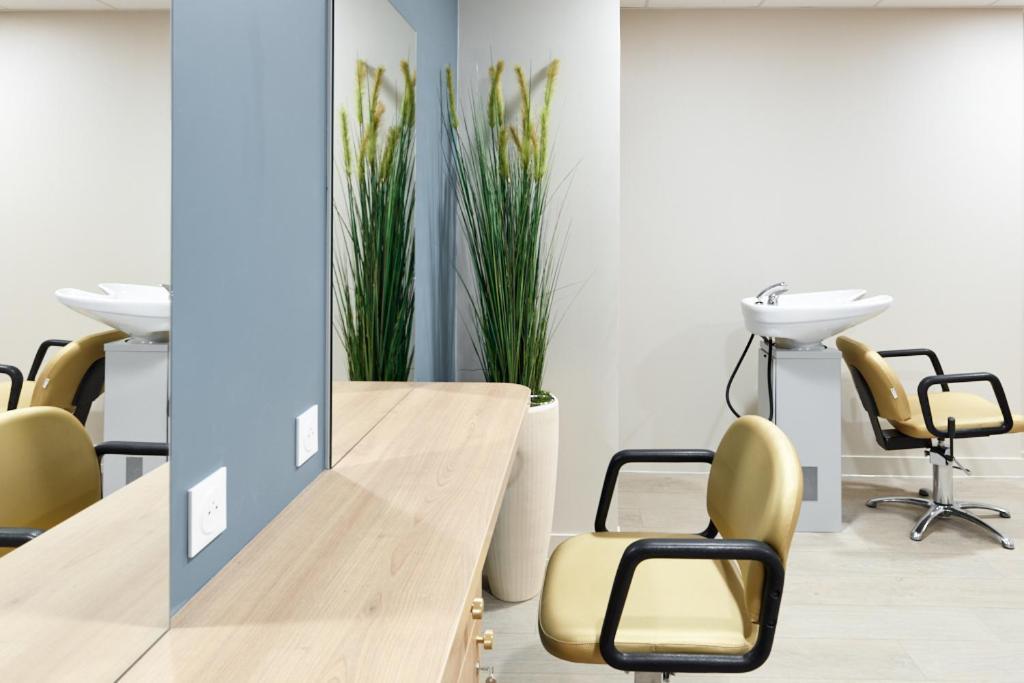 Zenao Appart'Hotels Suresnes Bagian luar foto