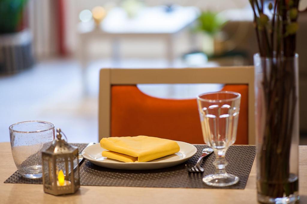 Zenao Appart'Hotels Suresnes Bagian luar foto