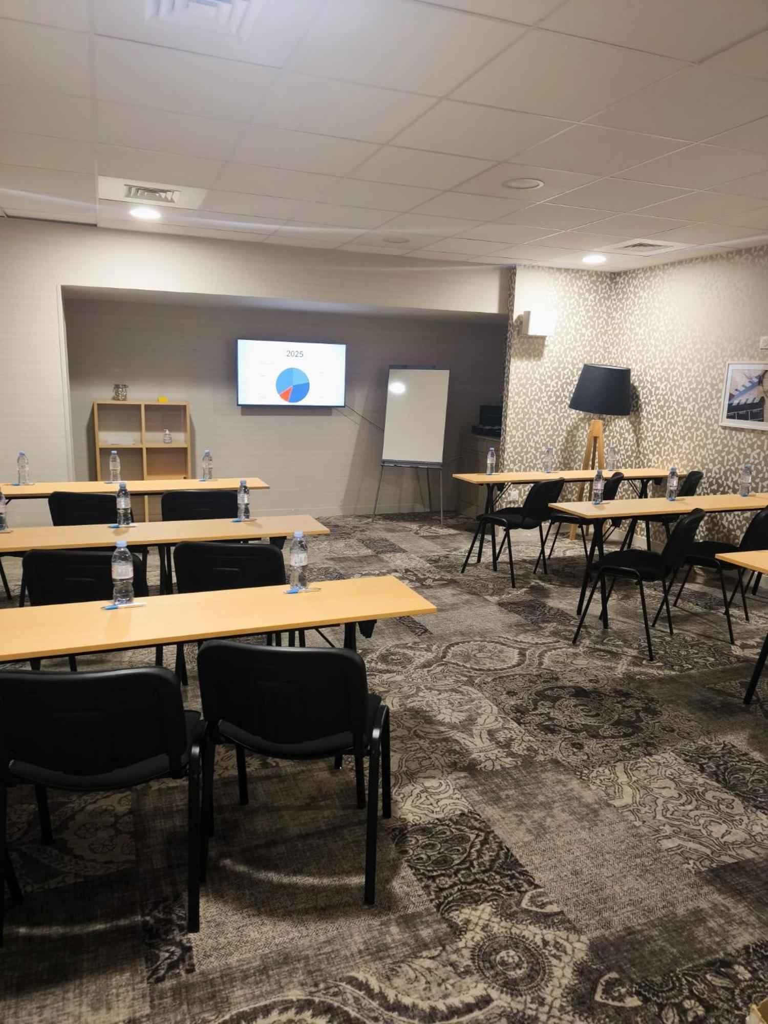 Zenao Appart'Hotels Suresnes Bagian luar foto